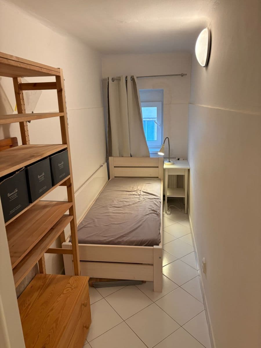 Prenájom bytu 4-izbový 100 m², Hradeckých, Praha, Praha Prenájom bytu 4-izbový 100 m², Hradeckých, Praha, Praha