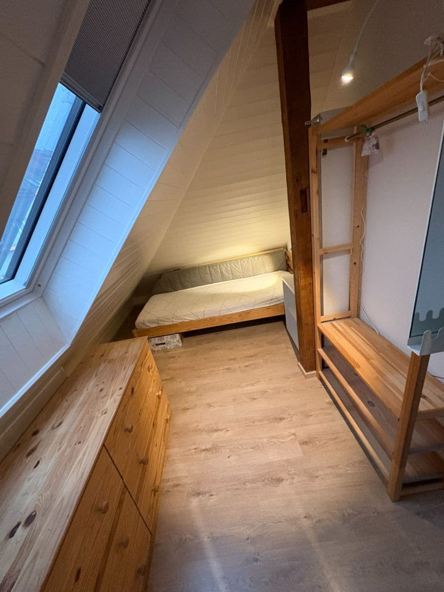 Prenájom bytu 4-izbový 100 m², Hradeckých, Praha, Praha Prenájom bytu 4-izbový 100 m², Hradeckých, Praha, Praha