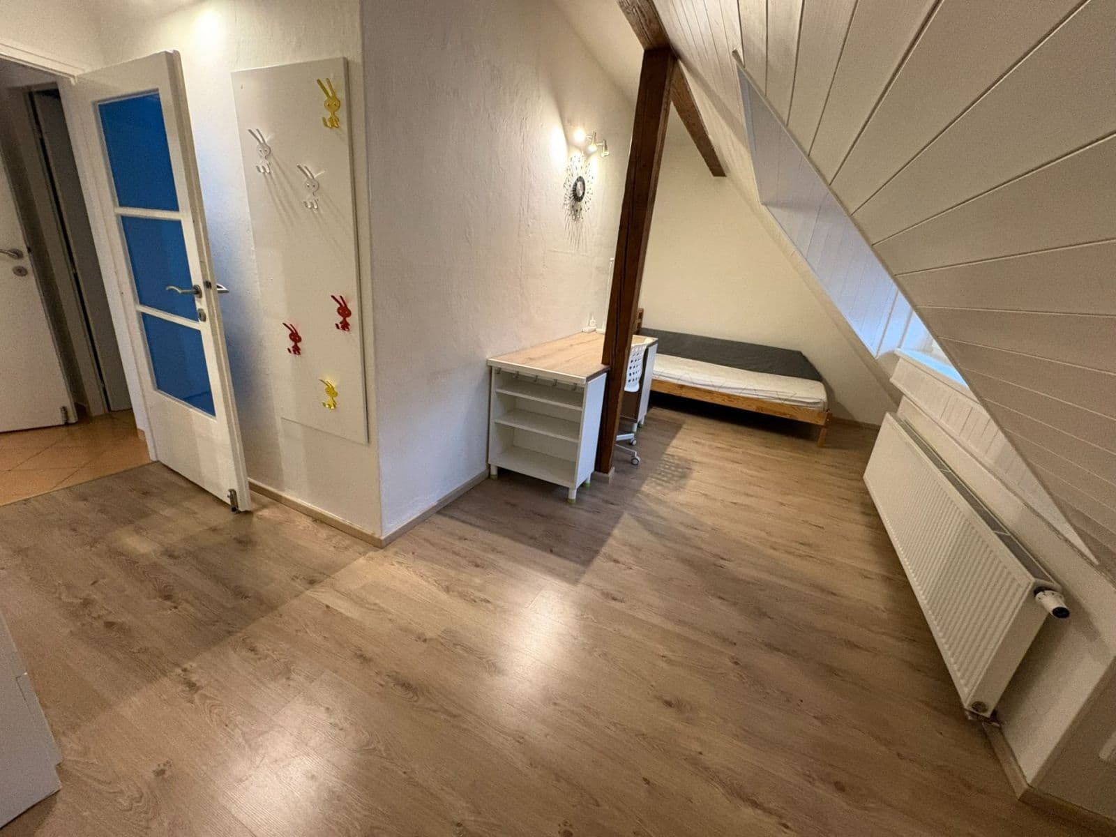 Prenájom bytu 4-izbový 100 m², Hradeckých, Praha, Praha Prenájom bytu 4-izbový 100 m², Hradeckých, Praha, Praha