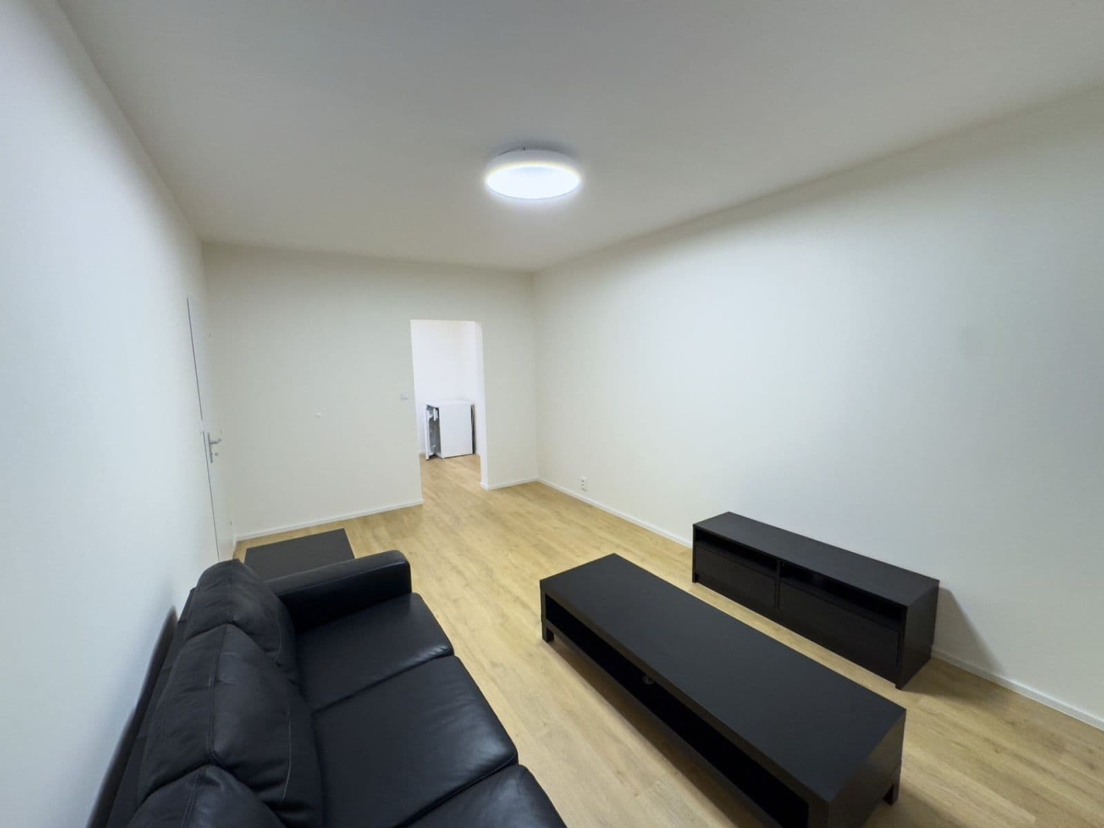 Prenájom bytu 2-izbový 42 m², Ciolkovského, Praha, Praha Prenájom bytu 2-izbový 42 m², Ciolkovského, Praha, Praha