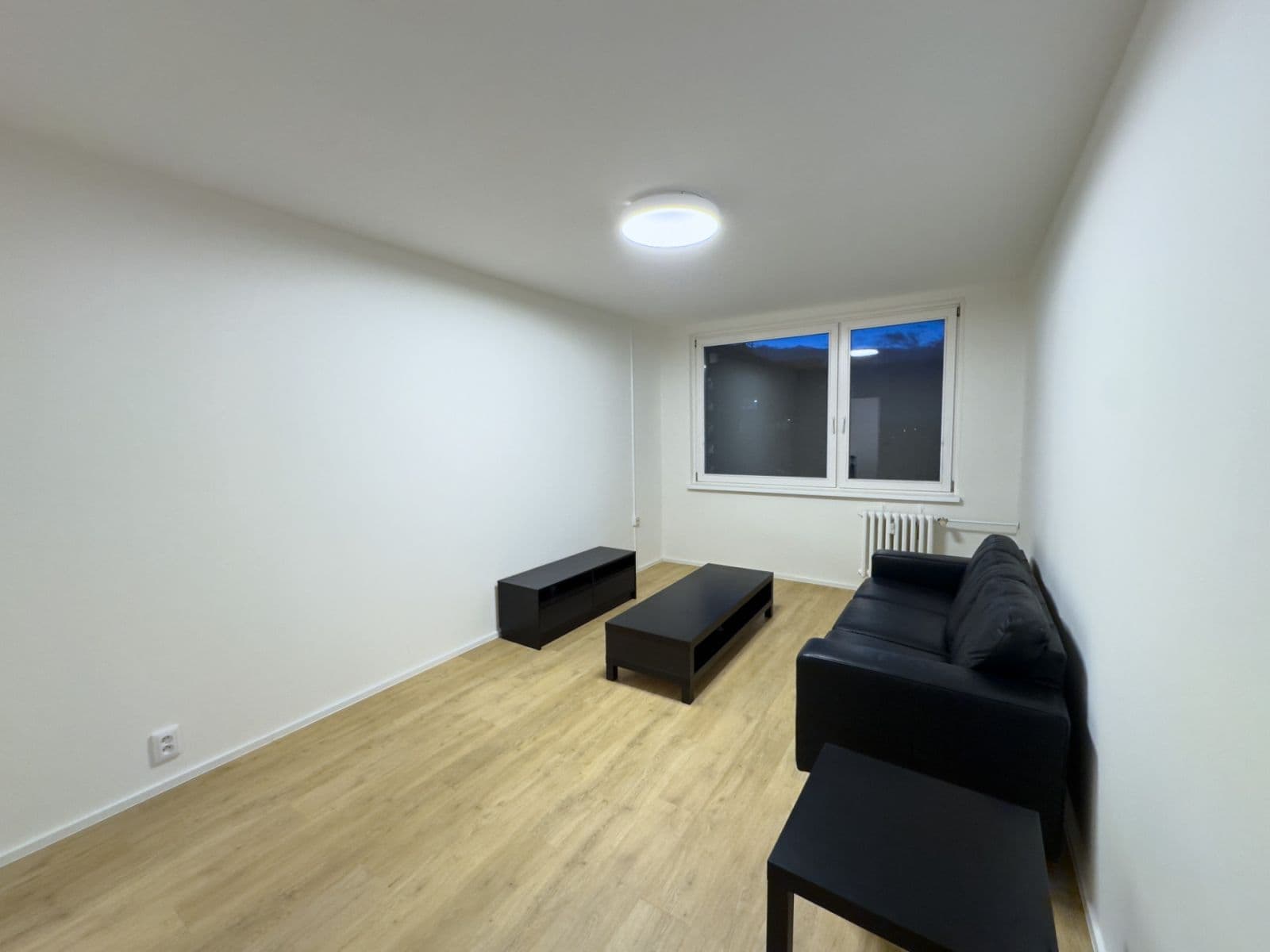 Prenájom bytu 2-izbový 42 m², Ciolkovského, Praha, Praha Prenájom bytu 2-izbový 42 m², Ciolkovského, Praha, Praha