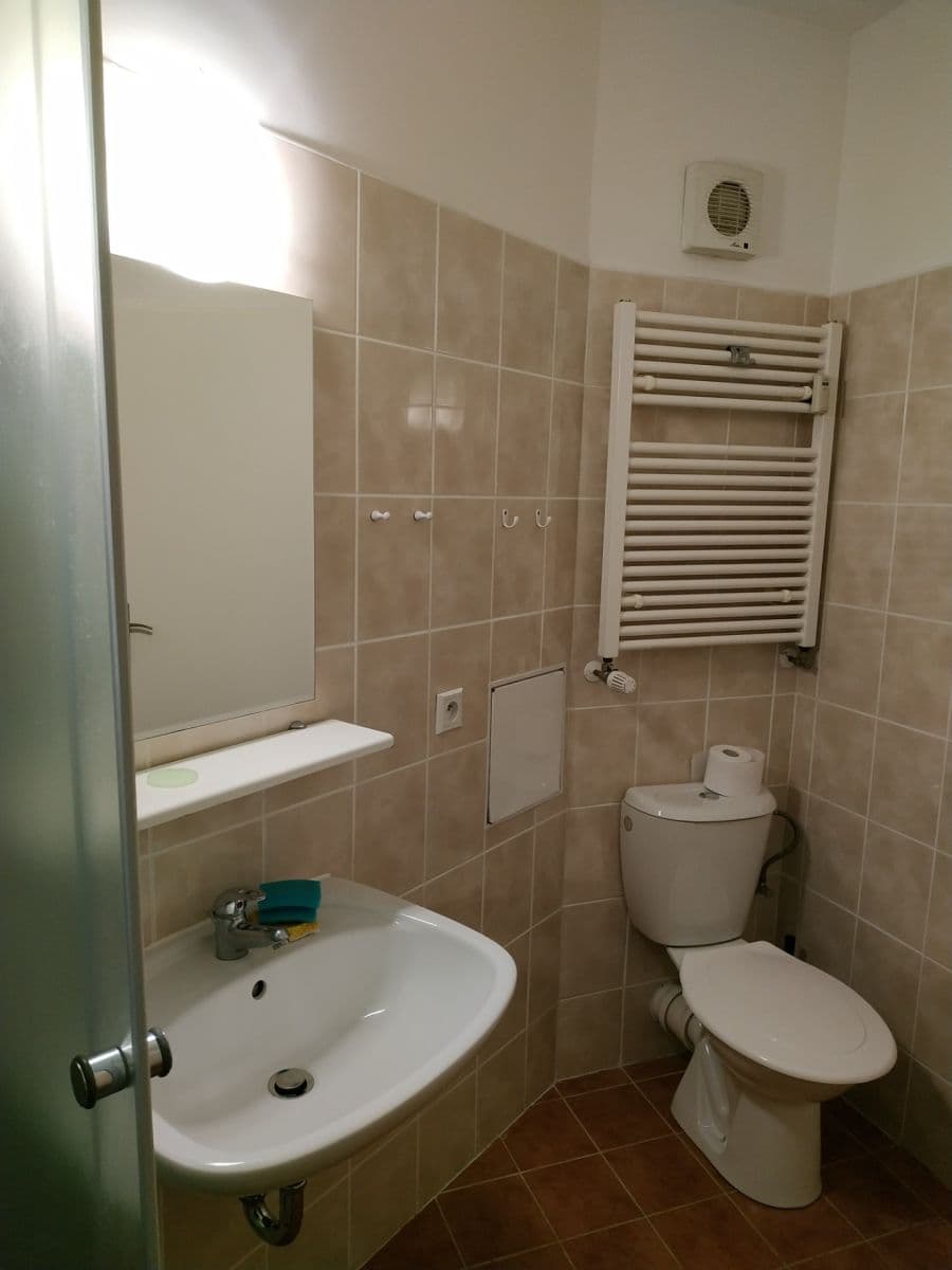 Prenájom bytu 1-izbový 37 m², Kloboučnická, Praha, Praha Prenájom bytu 1-izbový 37 m², Kloboučnická, Praha, Praha