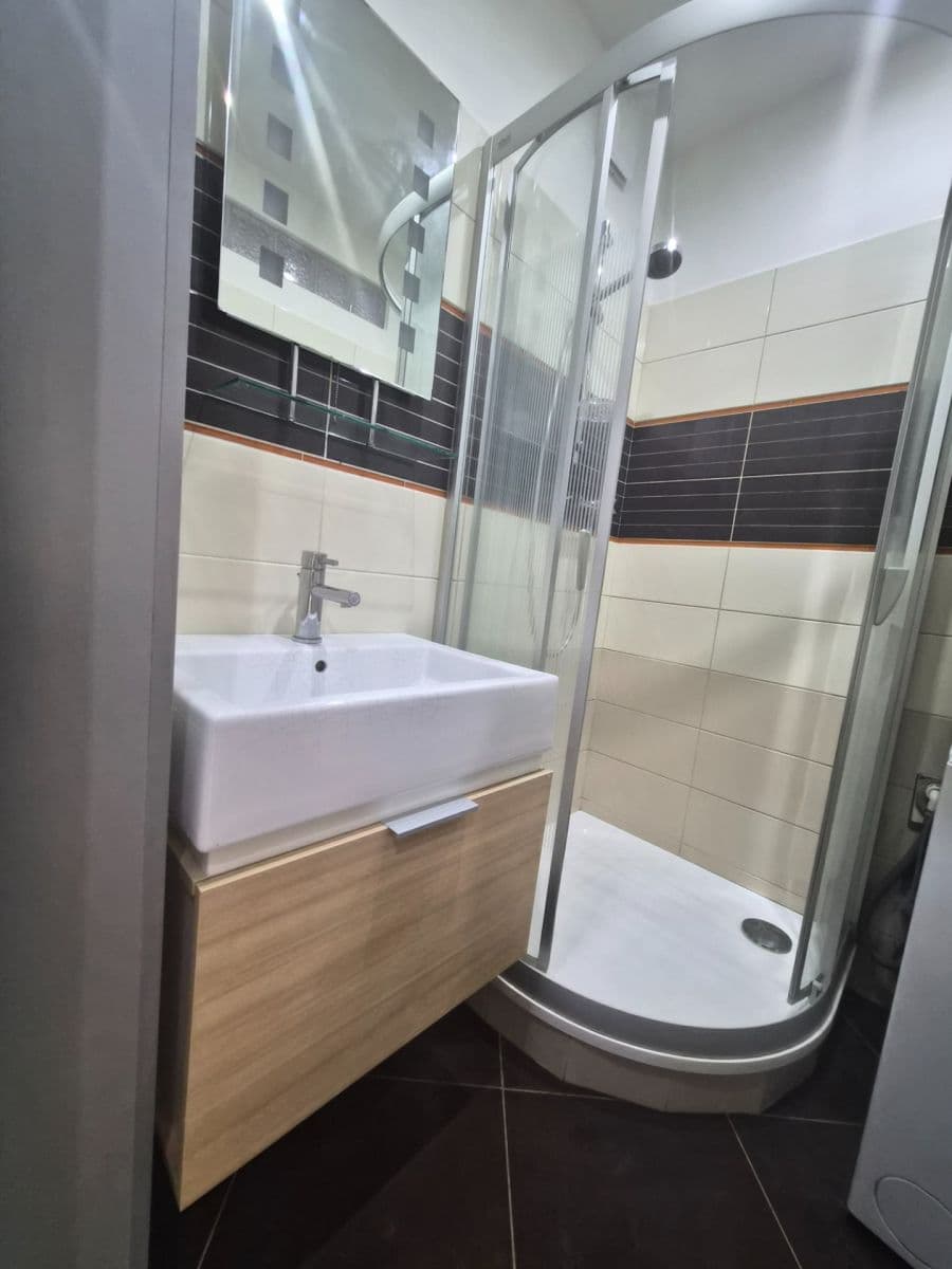 Prenájom bytu 2-izbový 50 m², Švermova, Beroun, Středočeský kraj Prenájom bytu 2-izbový 50 m², Švermova, Beroun, Středočeský kraj