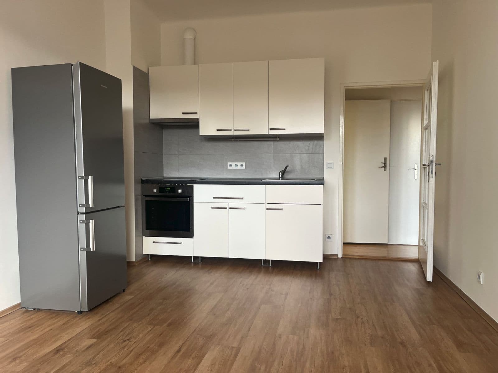 Prenájom bytu 2-izbový 44 m², Donská, Praha, Praha Prenájom bytu 2-izbový 44 m², Donská, Praha, Praha