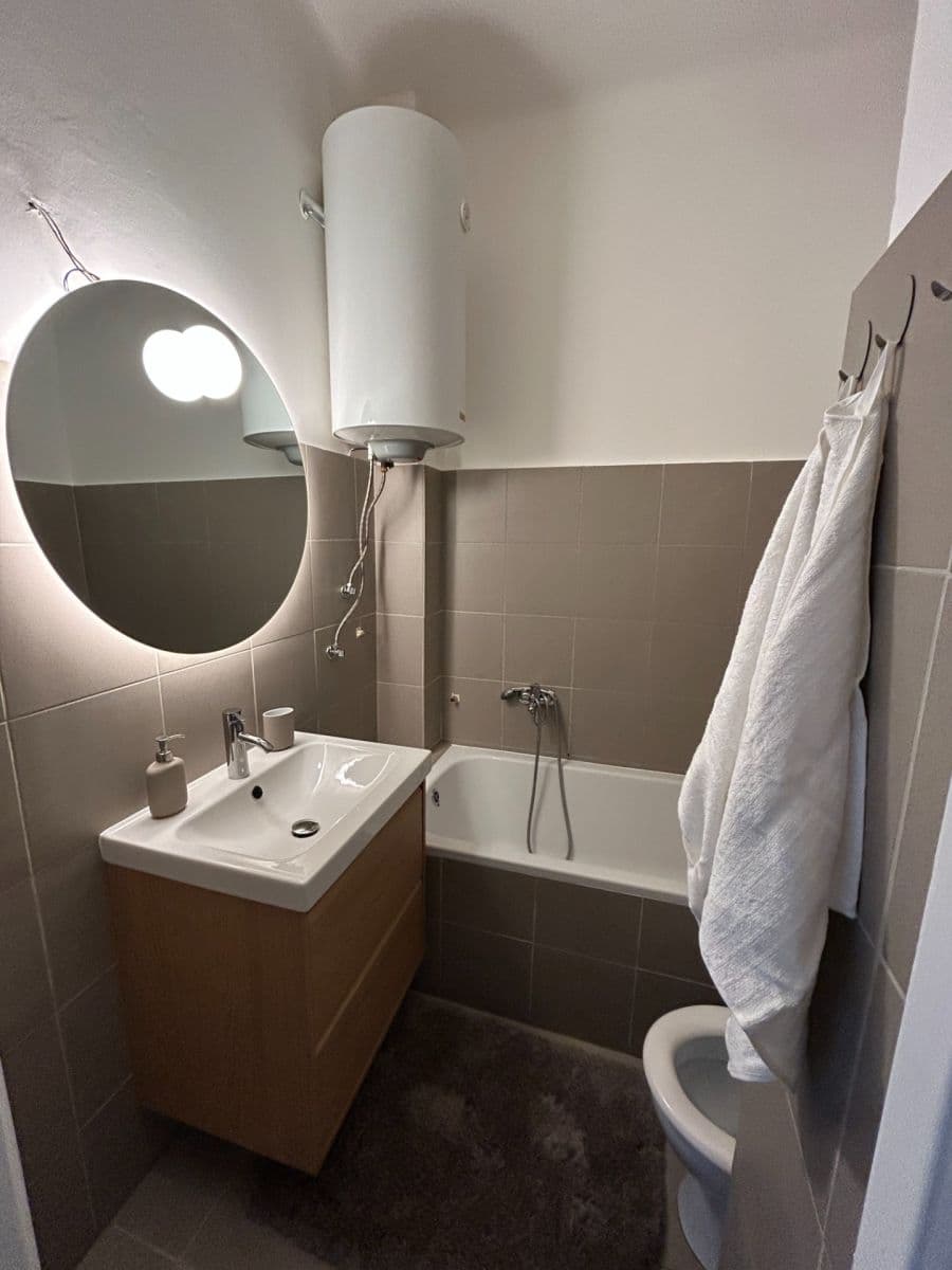 Predaj bytu 1-izbový 32 m², Kolbenova, Praha, Praha Predaj bytu 1-izbový 32 m², Kolbenova, Praha, Praha