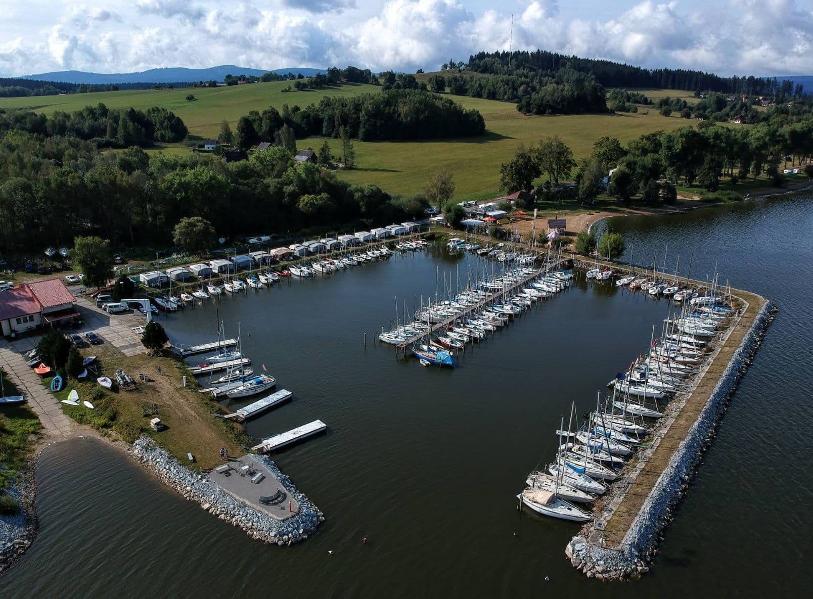 Predaj pozemku 1.893 m², Černá v Pošumaví, Jihočeský kraj Predaj pozemku 1.893 m², Černá v Pošumaví, Jihočeský kraj