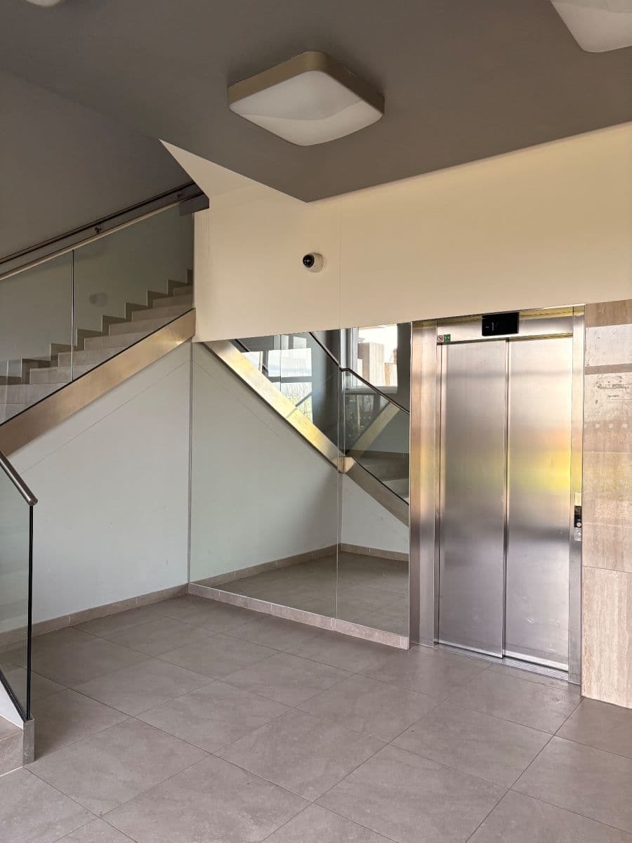 Prenájom bytu 2-izbový 53 m², Honzíkova, Praha, Praha Prenájom bytu 2-izbový 53 m², Honzíkova, Praha, Praha