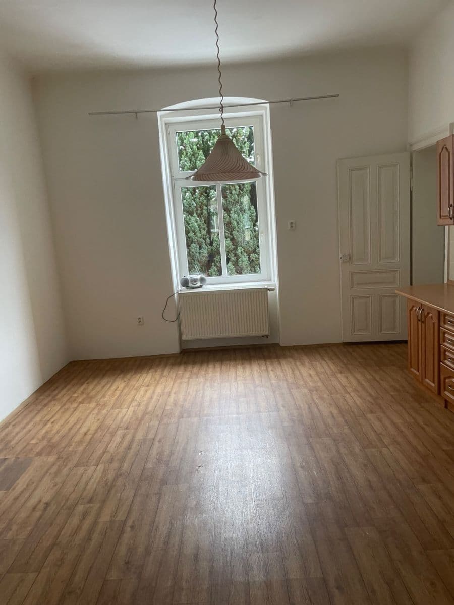 Prenájom bytu 1-izbový 57 m², Evropská, Cheb, Karlovarský kraj Prenájom bytu 1-izbový 57 m², Evropská, Cheb, Karlovarský kraj