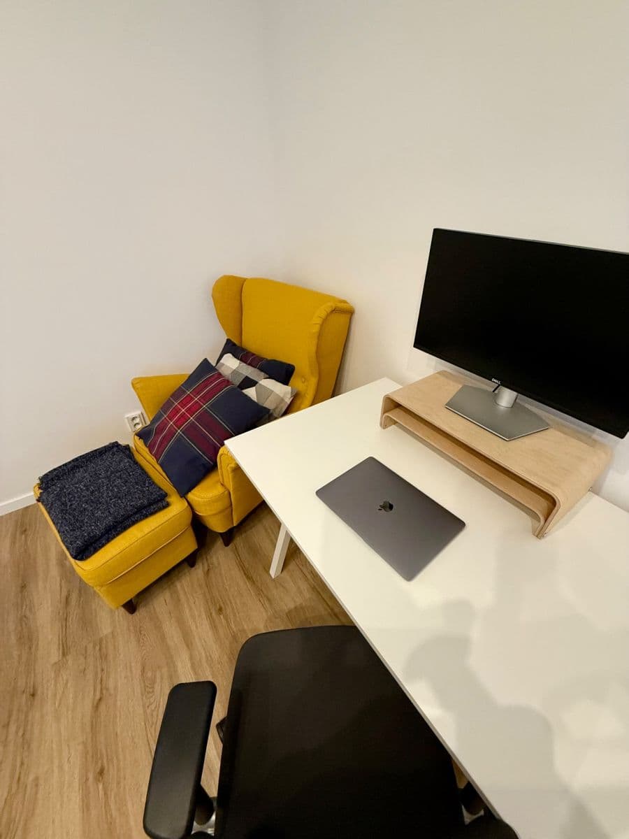 Prenájom bytu 3-izbový 75 m², Ke Strašnické, Praha, Praha Prenájom bytu 3-izbový 75 m², Ke Strašnické, Praha, Praha