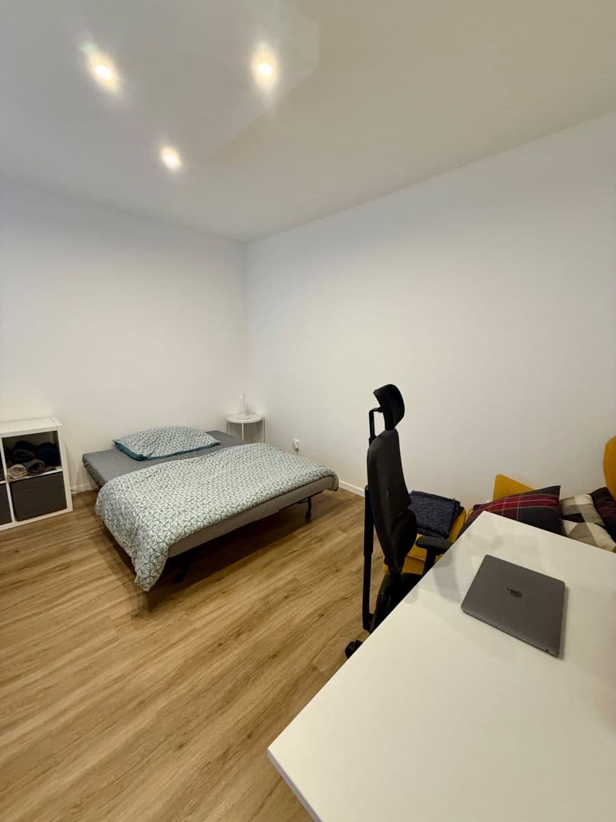 Prenájom bytu 3-izbový 75 m², Ke Strašnické, Praha, Praha Prenájom bytu 3-izbový 75 m², Ke Strašnické, Praha, Praha