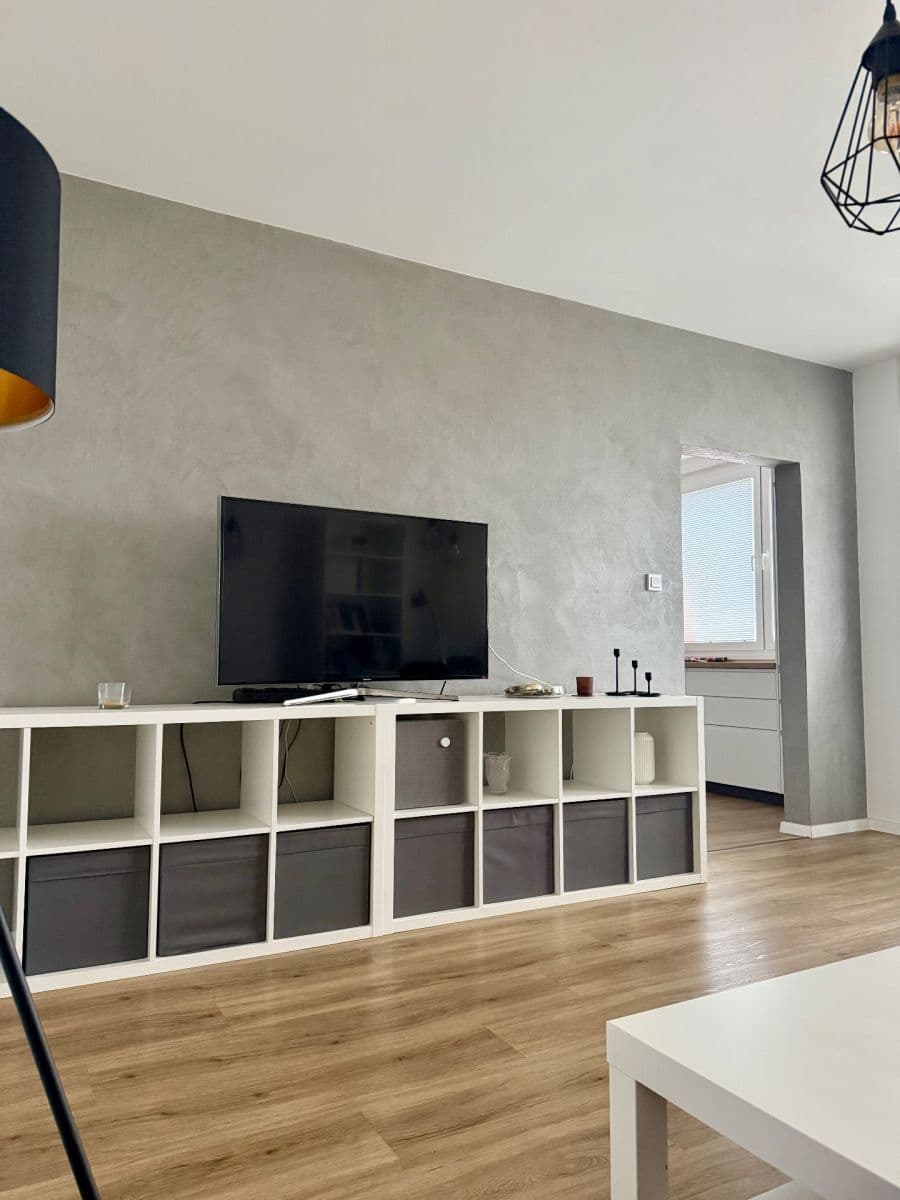 Prenájom bytu 3-izbový 75 m², Ke Strašnické, Praha, Praha Prenájom bytu 3-izbový 75 m², Ke Strašnické, Praha, Praha