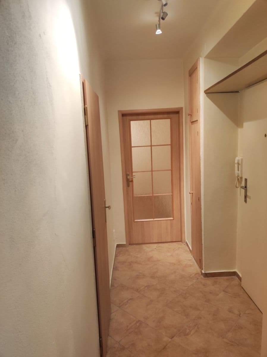 Prenájom bytu 1-izbový 37 m², Nábrežie arm. gen. Ludvíka Svobodu, Bratislava - mestská časť Staré Mesto, Bratislavský kraj Prenájom bytu 1-izbový 37 m², Nábrežie arm. gen. Ludvíka Svobodu, Bratislava - mestská časť Staré Mesto, Bratislavský kraj