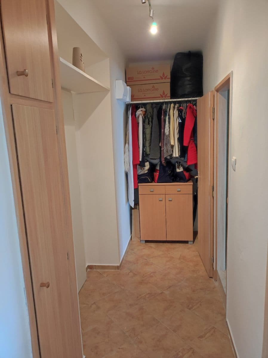 Prenájom bytu 1-izbový 37 m², Nábrežie arm. gen. Ludvíka Svobodu, Bratislava - mestská časť Staré Mesto, Bratislavský kraj Prenájom bytu 1-izbový 37 m², Nábrežie arm. gen. Ludvíka Svobodu, Bratislava - mestská časť Staré Mesto, Bratislavský kraj