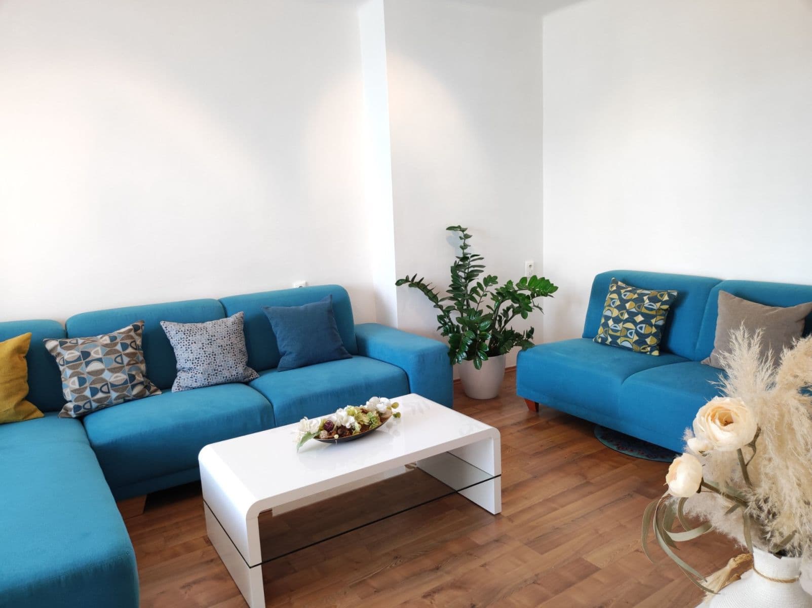 Prenájom bytu 1-izbový 37 m², Nábrežie arm. gen. Ludvíka Svobodu, Bratislava - mestská časť Staré Mesto, Bratislavský kraj Prenájom bytu 1-izbový 37 m², Nábrežie arm. gen. Ludvíka Svobodu, Bratislava - mestská časť Staré Mesto, Bratislavský kraj