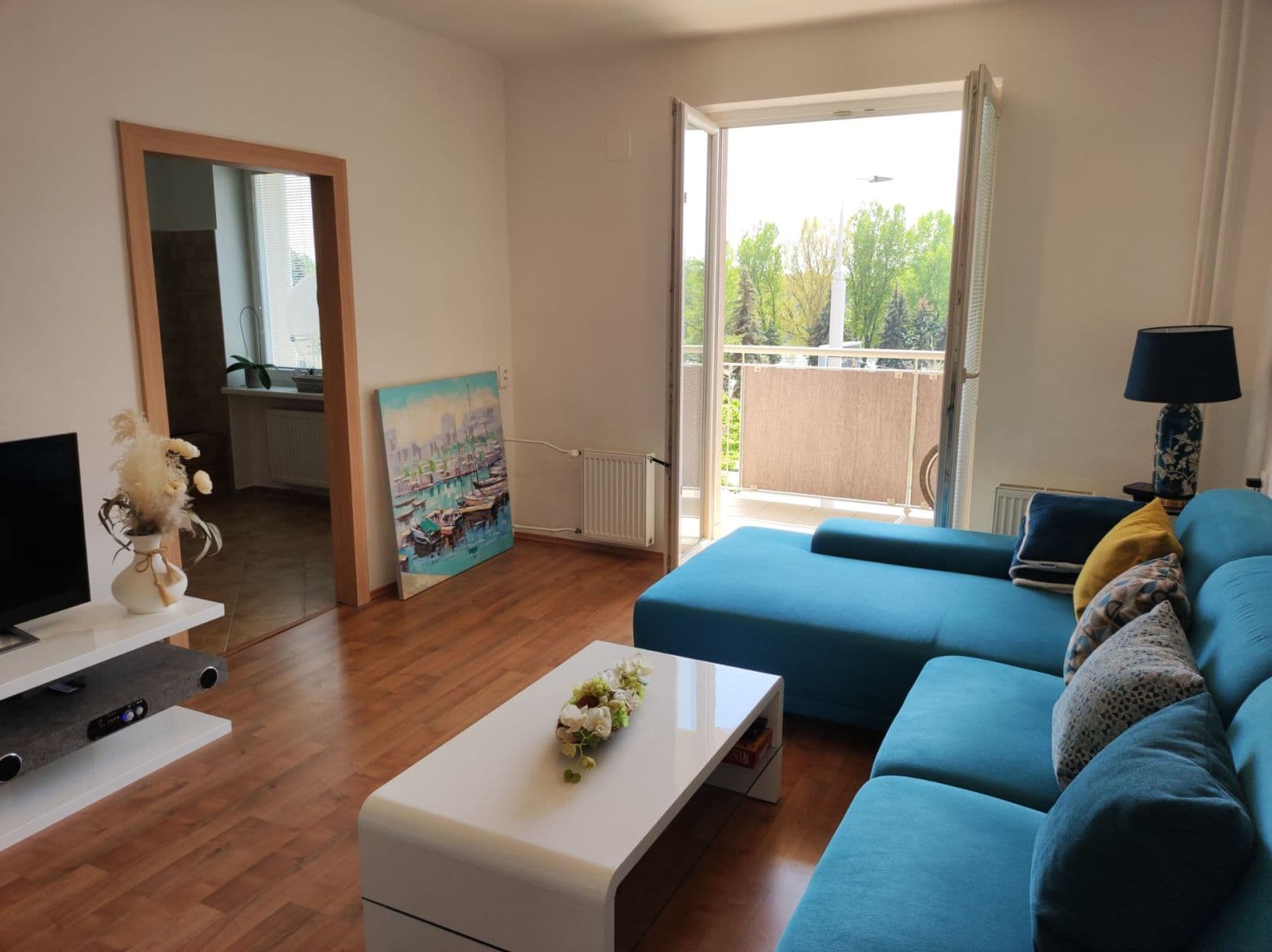 Prenájom bytu 1-izbový 37 m², Nábrežie arm. gen. Ludvíka Svobodu, Bratislava - mestská časť Staré Mesto, Bratislavský kraj Prenájom bytu 1-izbový 37 m², Nábrežie arm. gen. Ludvíka Svobodu, Bratislava - mestská časť Staré Mesto, Bratislavský kraj