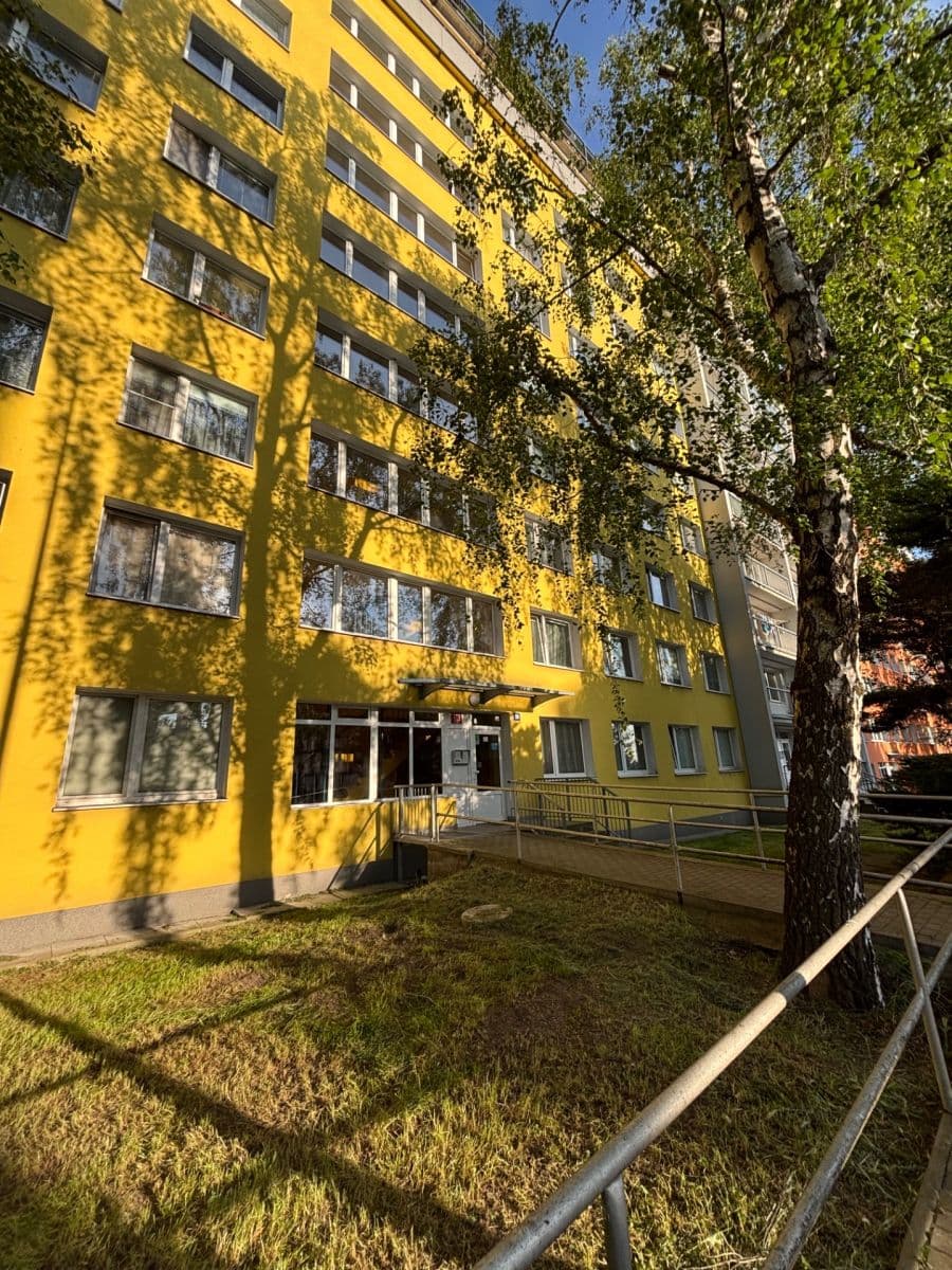 Prenájom bytu 3-izbový 76 m², Teplická, Praha, Praha Prenájom bytu 3-izbový 76 m², Teplická, Praha, Praha