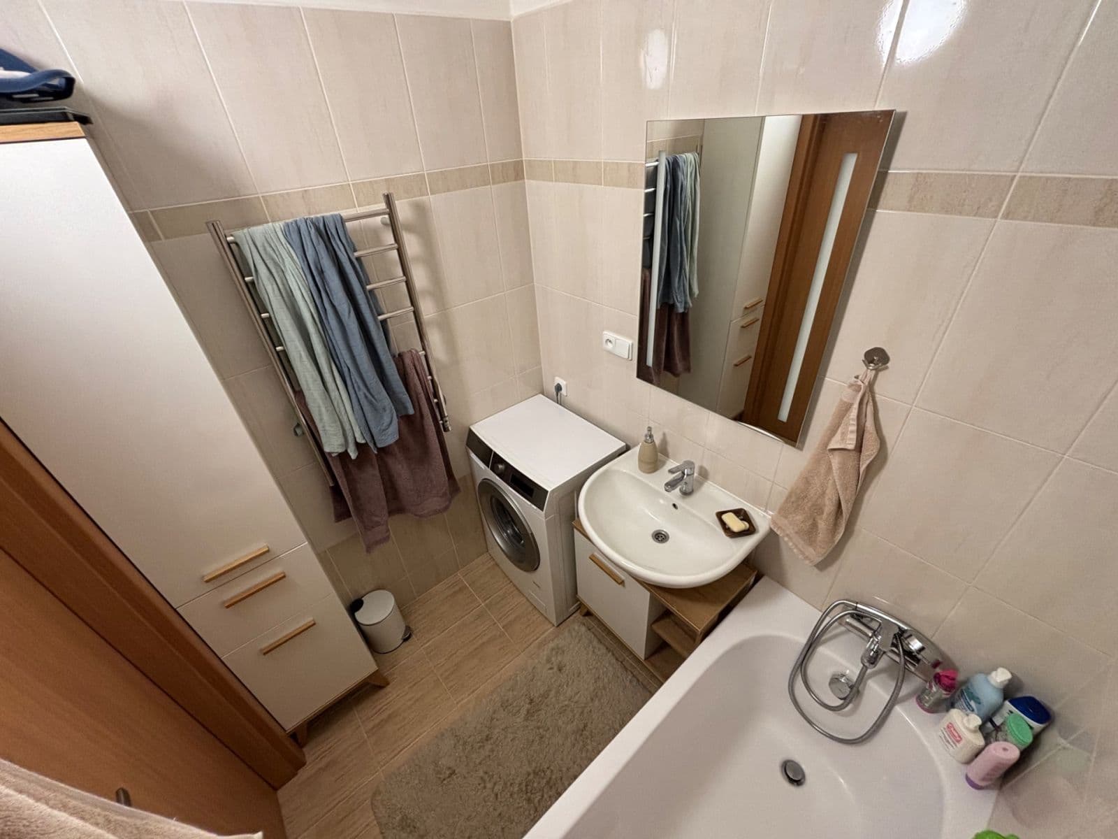 Prenájom bytu 3-izbový 76 m², Teplická, Praha, Praha Prenájom bytu 3-izbový 76 m², Teplická, Praha, Praha