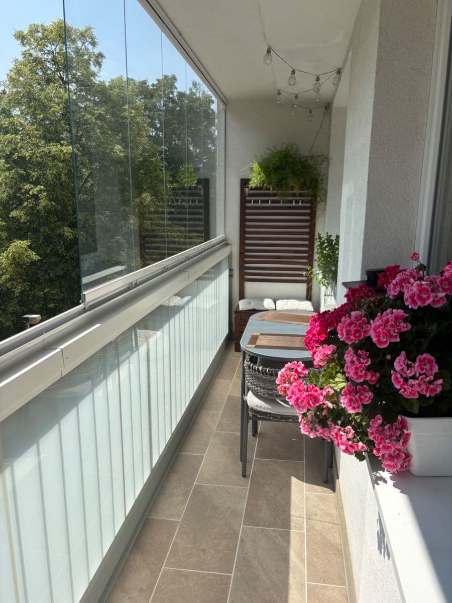 Prenájom bytu 3-izbový 76 m², Teplická, Praha, Praha Prenájom bytu 3-izbový 76 m², Teplická, Praha, Praha