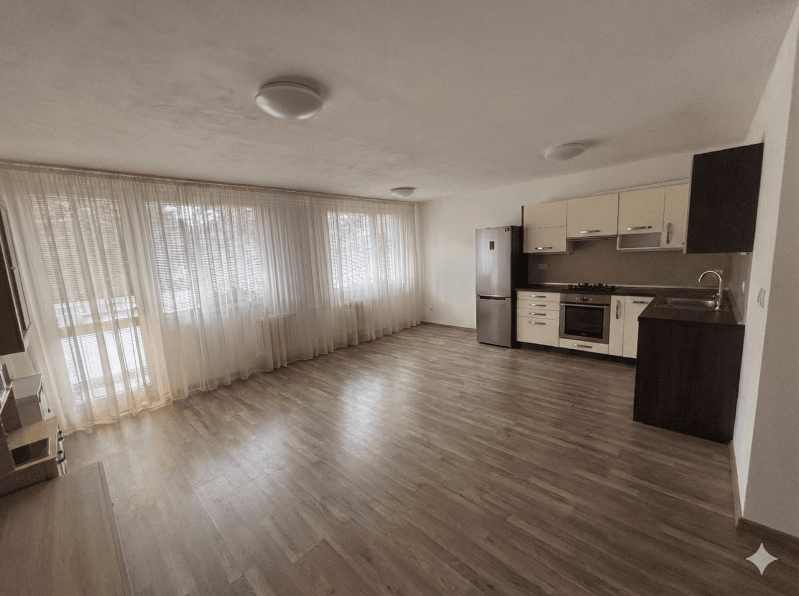 Prenájom bytu 3-izbový 76 m², Teplická, Praha, Praha Prenájom bytu 3-izbový 76 m², Teplická, Praha, Praha