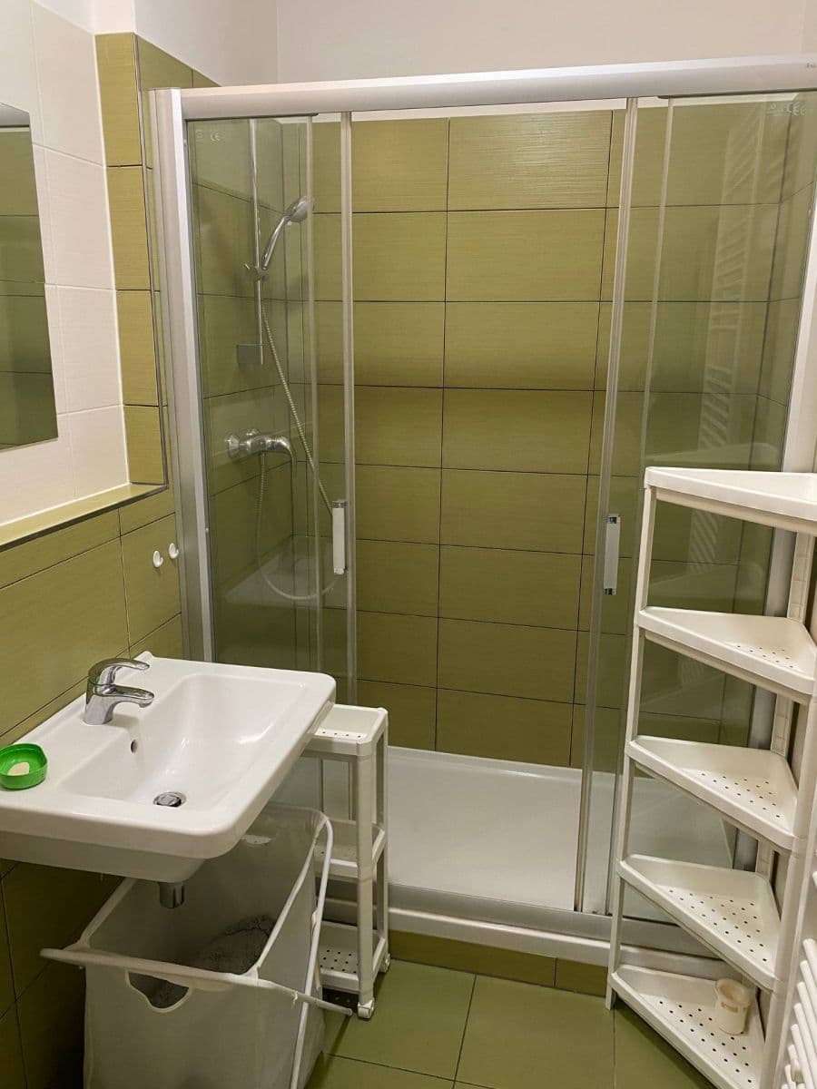 Prenájom bytu 1-izbový 38 m², Sousedíkova, Praha, Praha Prenájom bytu 1-izbový 38 m², Sousedíkova, Praha, Praha