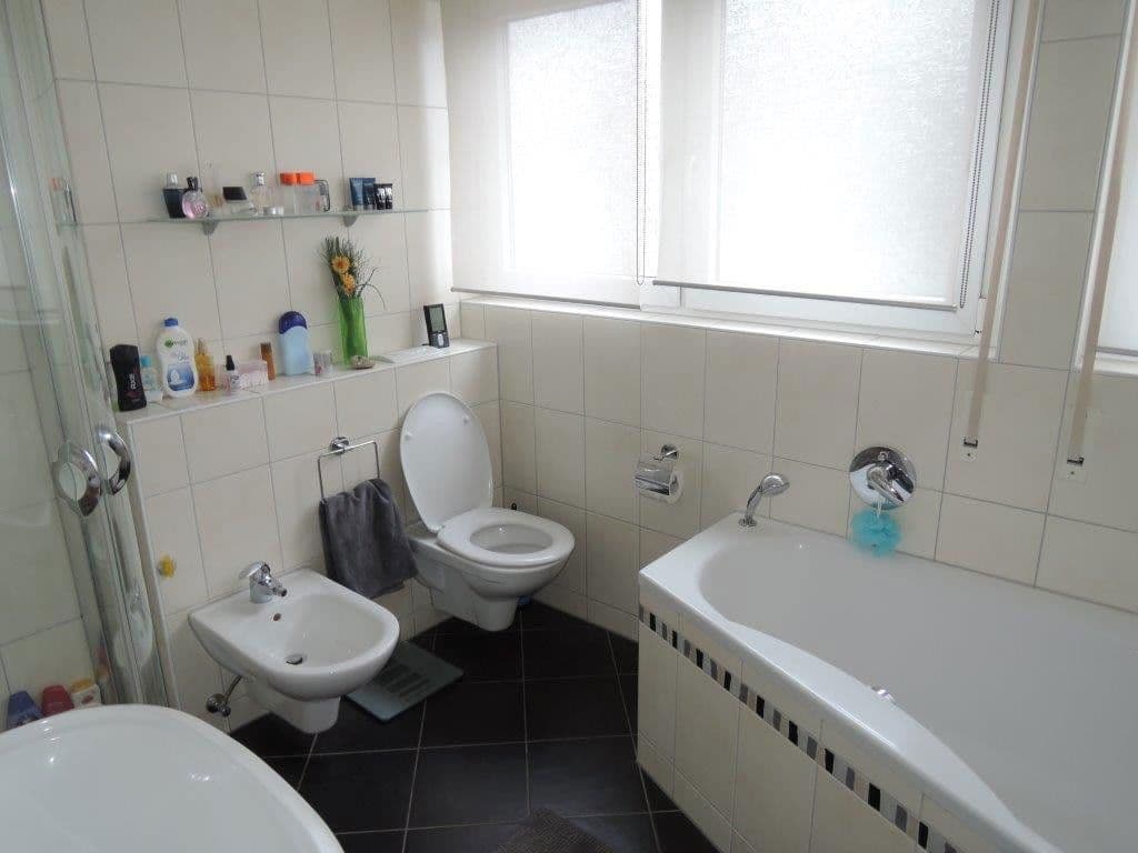 Predaj domu 245 m², pozemek 336 m², Reußensteinstr. 10, Böblingen, Bádensko-Wurttembersko Predaj domu 245 m², pozemek 336 m², Reußensteinstr. 10, Böblingen, Bádensko-Wurttembersko