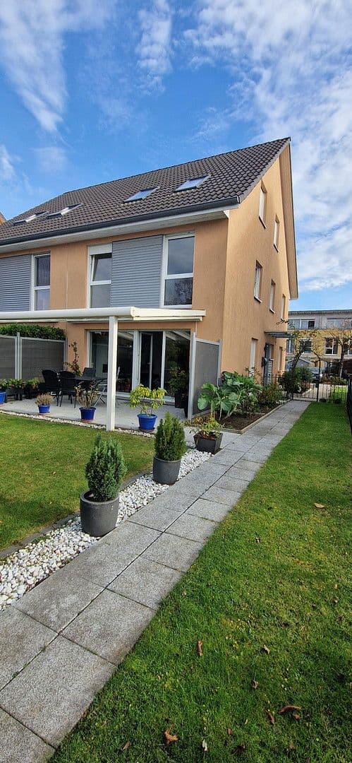 Predaj domu 135 m², pozemek 275 m², Reinbek, Šlezvicko-Holštajnsko Predaj domu 135 m², pozemek 275 m², Reinbek, Šlezvicko-Holštajnsko