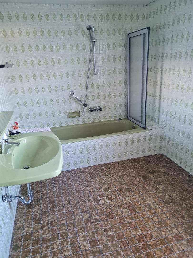 Predaj domu 139 m², pozemek 1.064 m², Lindacher Str. 5, Buchhofen, Bavorsko Predaj domu 139 m², pozemek 1.064 m², Lindacher Str. 5, Buchhofen, Bavorsko