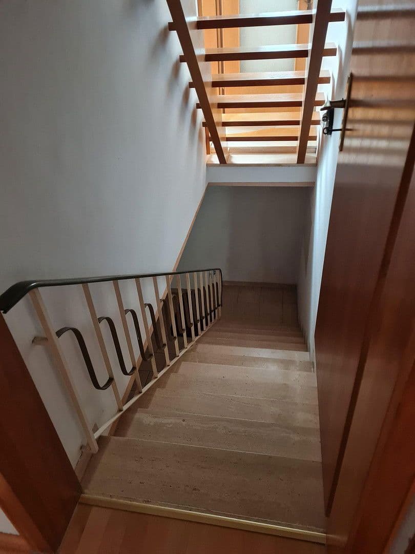 Predaj domu 139 m², pozemek 1.064 m², Lindacher Str. 5, Buchhofen, Bavorsko Predaj domu 139 m², pozemek 1.064 m², Lindacher Str. 5, Buchhofen, Bavorsko