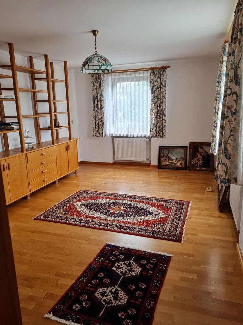 Predaj domu 139 m², pozemek 1.064 m², Lindacher Str. 5, Buchhofen, Bavorsko Predaj domu 139 m², pozemek 1.064 m², Lindacher Str. 5, Buchhofen, Bavorsko
