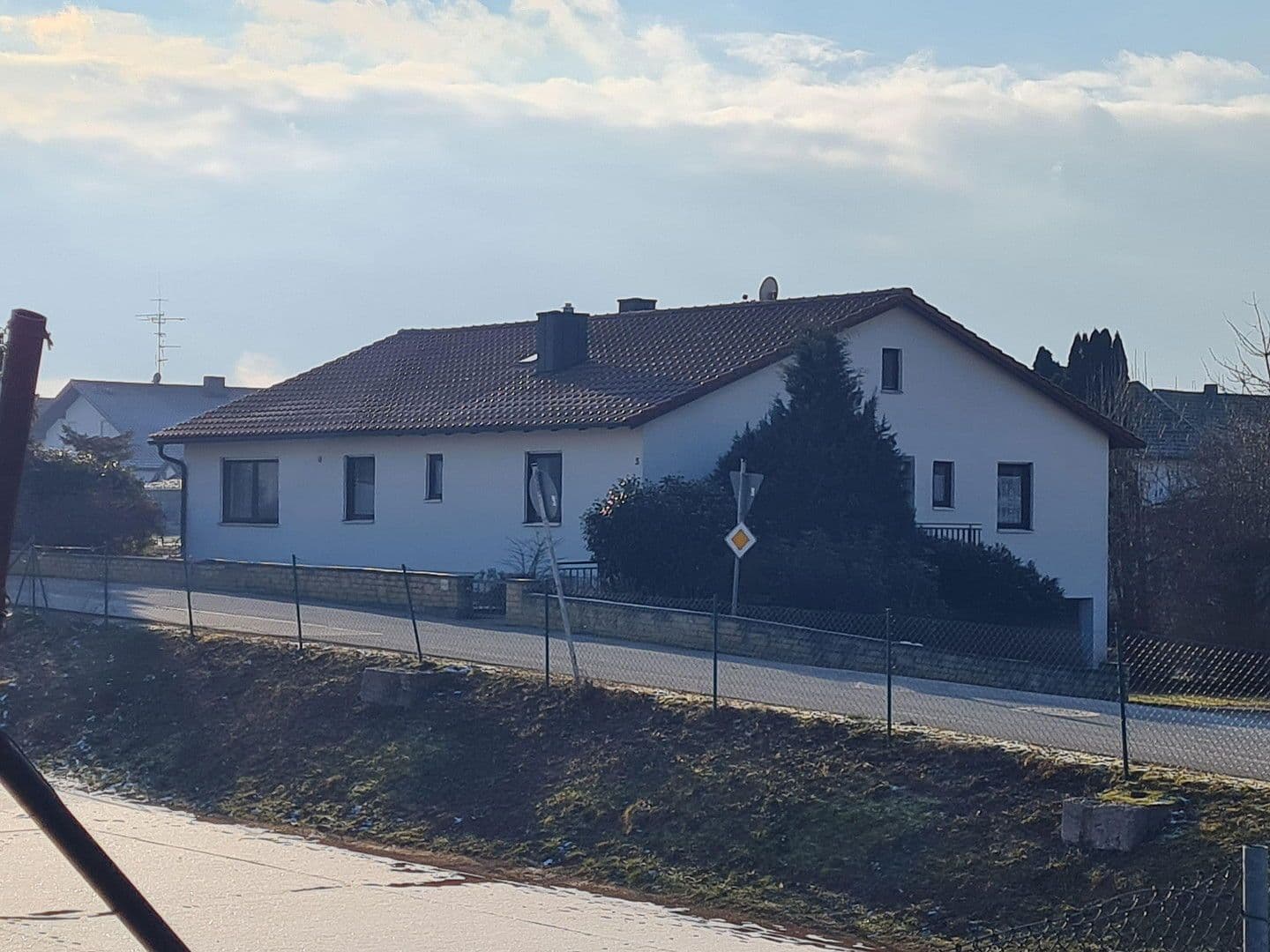 Predaj domu 139 m², pozemek 1.064 m², Lindacher Str. 5, Buchhofen, Bavorsko Predaj domu 139 m², pozemek 1.064 m², Lindacher Str. 5, Buchhofen, Bavorsko