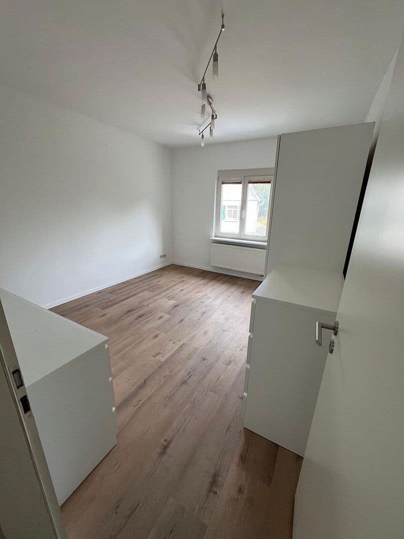 Prenájom bytu 6-izbový 120 m², Schöckinger Straße 31, Korntal-Münchingen, Bádensko-Wurttembersko Prenájom bytu 6-izbový 120 m², Schöckinger Straße 31, Korntal-Münchingen, Bádensko-Wurttembersko