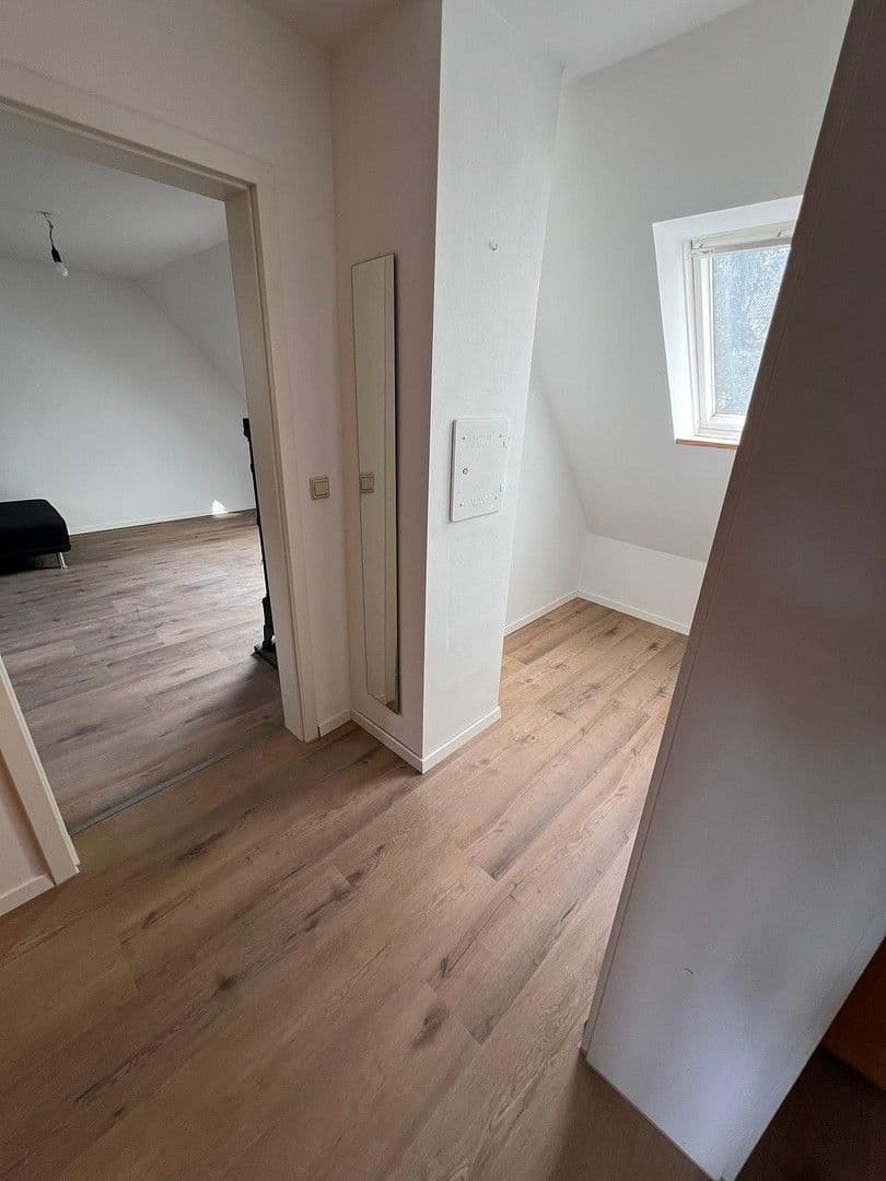 Prenájom bytu 6-izbový 120 m², Schöckinger Straße 31, Korntal-Münchingen, Bádensko-Wurttembersko Prenájom bytu 6-izbový 120 m², Schöckinger Straße 31, Korntal-Münchingen, Bádensko-Wurttembersko