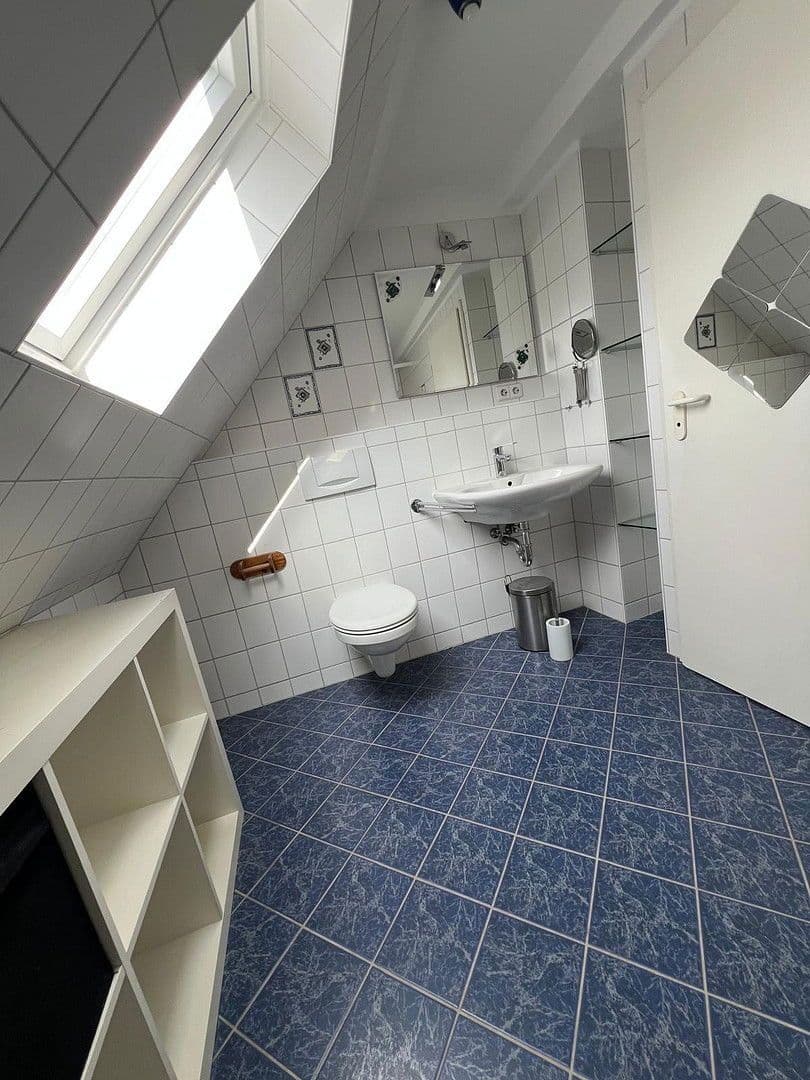 Prenájom bytu 6-izbový 120 m², Schöckinger Straße 31, Korntal-Münchingen, Bádensko-Wurttembersko Prenájom bytu 6-izbový 120 m², Schöckinger Straße 31, Korntal-Münchingen, Bádensko-Wurttembersko