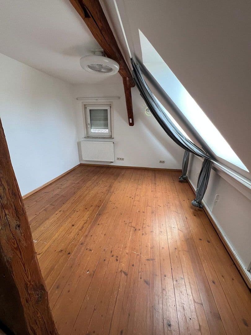 Prenájom bytu 6-izbový 120 m², Schöckinger Straße 31, Korntal-Münchingen, Bádensko-Wurttembersko Prenájom bytu 6-izbový 120 m², Schöckinger Straße 31, Korntal-Münchingen, Bádensko-Wurttembersko