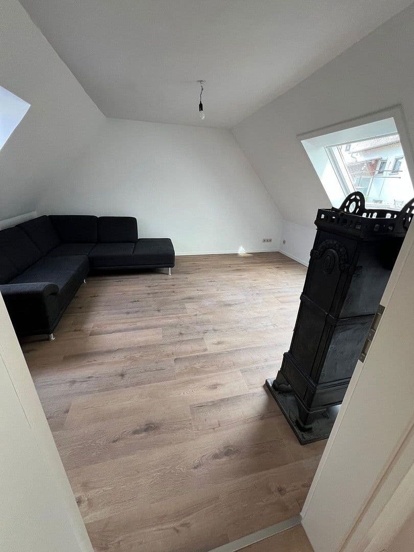 Prenájom bytu 6-izbový 120 m², Schöckinger Straße 31, Korntal-Münchingen, Bádensko-Wurttembersko Prenájom bytu 6-izbový 120 m², Schöckinger Straße 31, Korntal-Münchingen, Bádensko-Wurttembersko