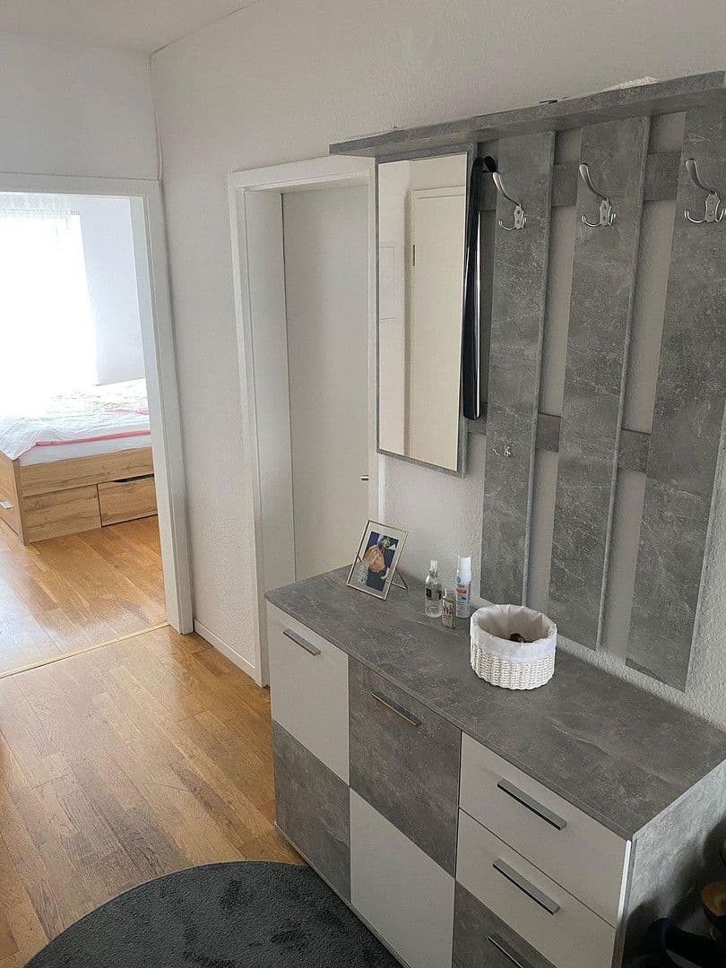 Prenájom bytu 2-izbový 45 m², Mannheim Käfertal, Bádensko-Wurttembersko Prenájom bytu 2-izbový 45 m², Mannheim Käfertal, Bádensko-Wurttembersko