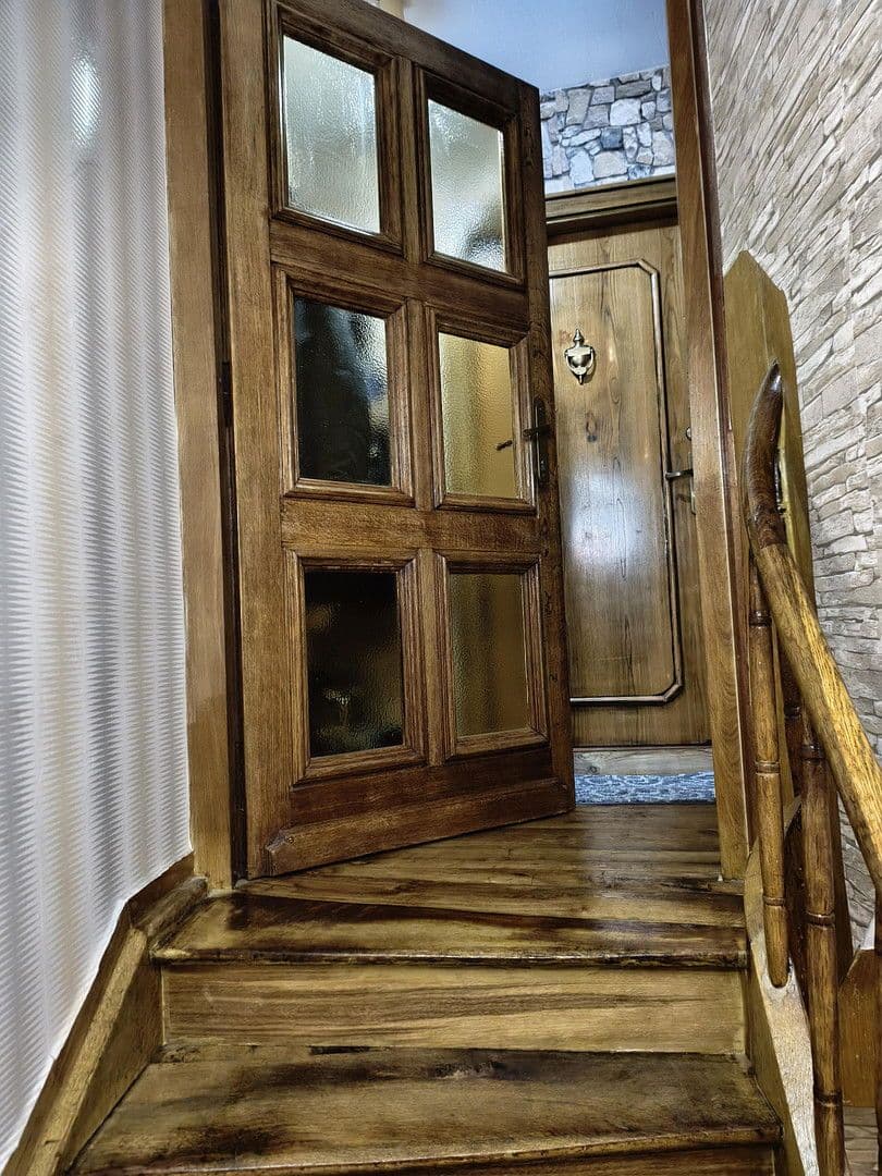 Predaj domu 285 m², pozemek 25 m², Am Markt 59, Lieser, Porýnie-Falcko Predaj domu 285 m², pozemek 25 m², Am Markt 59, Lieser, Porýnie-Falcko