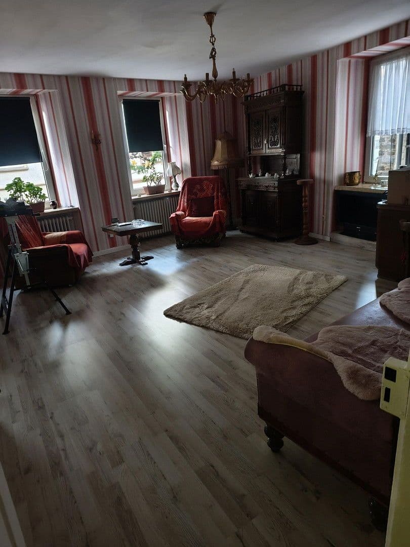 Predaj domu 285 m², pozemek 25 m², Am Markt 59, Lieser, Porýnie-Falcko Predaj domu 285 m², pozemek 25 m², Am Markt 59, Lieser, Porýnie-Falcko