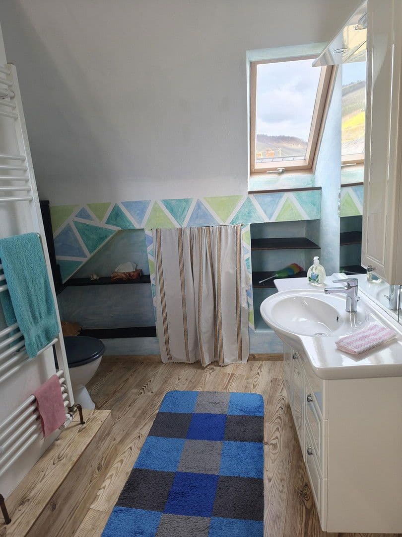 Predaj domu 285 m², pozemek 25 m², Am Markt 59, Lieser, Porýnie-Falcko Predaj domu 285 m², pozemek 25 m², Am Markt 59, Lieser, Porýnie-Falcko