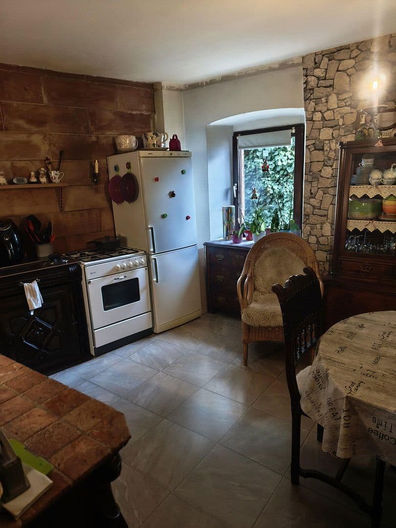 Predaj domu 285 m², pozemek 25 m², Am Markt 59, Lieser, Porýnie-Falcko Predaj domu 285 m², pozemek 25 m², Am Markt 59, Lieser, Porýnie-Falcko