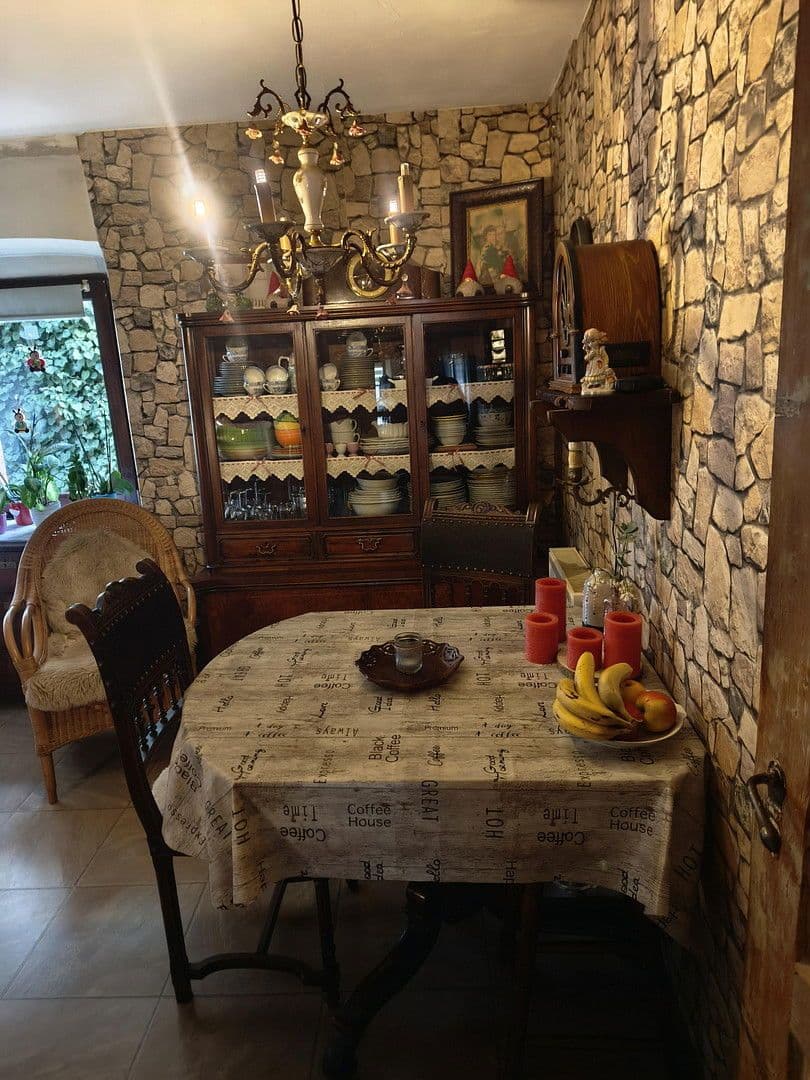 Predaj domu 285 m², pozemek 25 m², Am Markt 59, Lieser, Porýnie-Falcko Predaj domu 285 m², pozemek 25 m², Am Markt 59, Lieser, Porýnie-Falcko