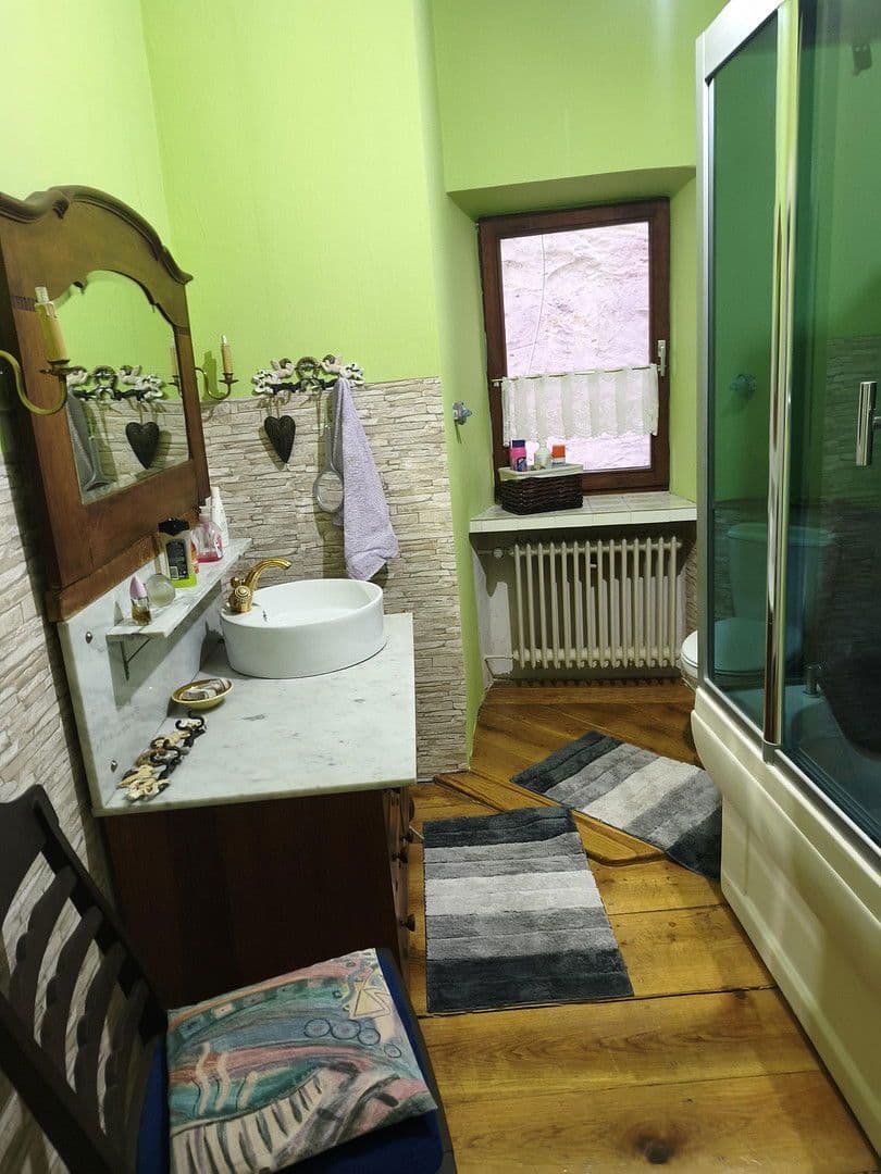 Predaj domu 285 m², pozemek 25 m², Am Markt 59, Lieser, Porýnie-Falcko Predaj domu 285 m², pozemek 25 m², Am Markt 59, Lieser, Porýnie-Falcko