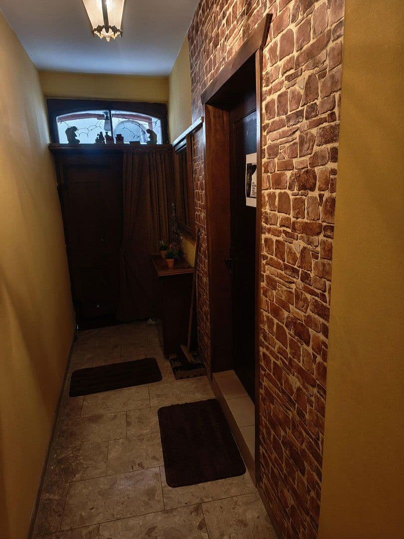 Predaj domu 285 m², pozemek 25 m², Am Markt 59, Lieser, Porýnie-Falcko Predaj domu 285 m², pozemek 25 m², Am Markt 59, Lieser, Porýnie-Falcko