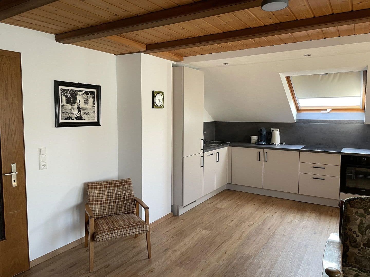 Prenájom bytu 3-izbový 125 m², Hambachstrasse 12, Hessigheim, Bádensko-Wurttembersko Prenájom bytu 3-izbový 125 m², Hambachstrasse 12, Hessigheim, Bádensko-Wurttembersko