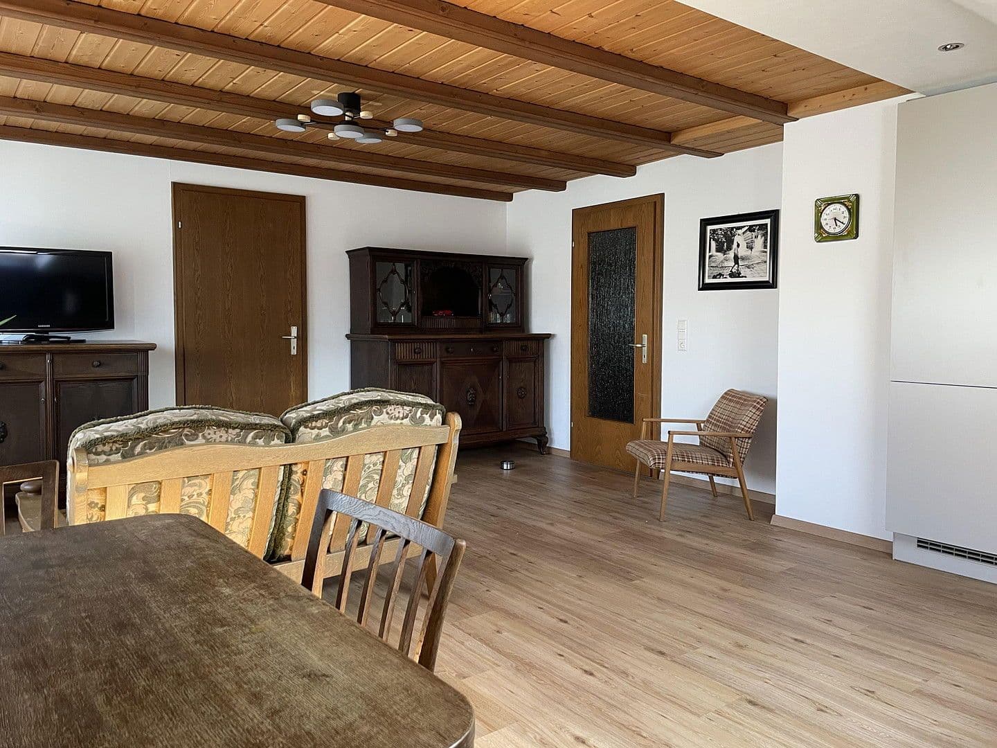 Prenájom bytu 3-izbový 125 m², Hambachstrasse 12, Hessigheim, Bádensko-Wurttembersko Prenájom bytu 3-izbový 125 m², Hambachstrasse 12, Hessigheim, Bádensko-Wurttembersko