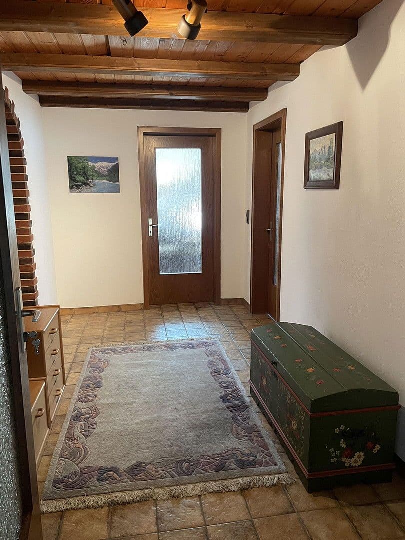 Prenájom bytu 3-izbový 125 m², Hambachstrasse 12, Hessigheim, Bádensko-Wurttembersko Prenájom bytu 3-izbový 125 m², Hambachstrasse 12, Hessigheim, Bádensko-Wurttembersko