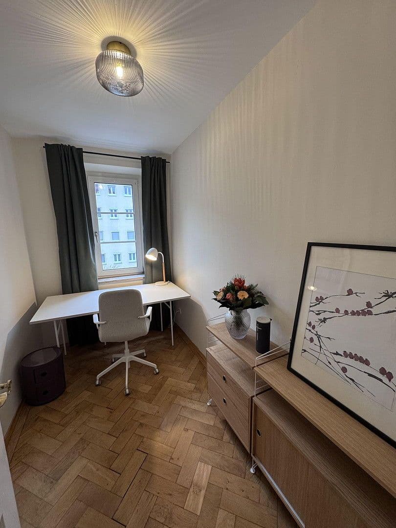 Prenájom bytu 3-izbový 80 m², Schedelstraße 11, München, Bavorsko Prenájom bytu 3-izbový 80 m², Schedelstraße 11, München, Bavorsko