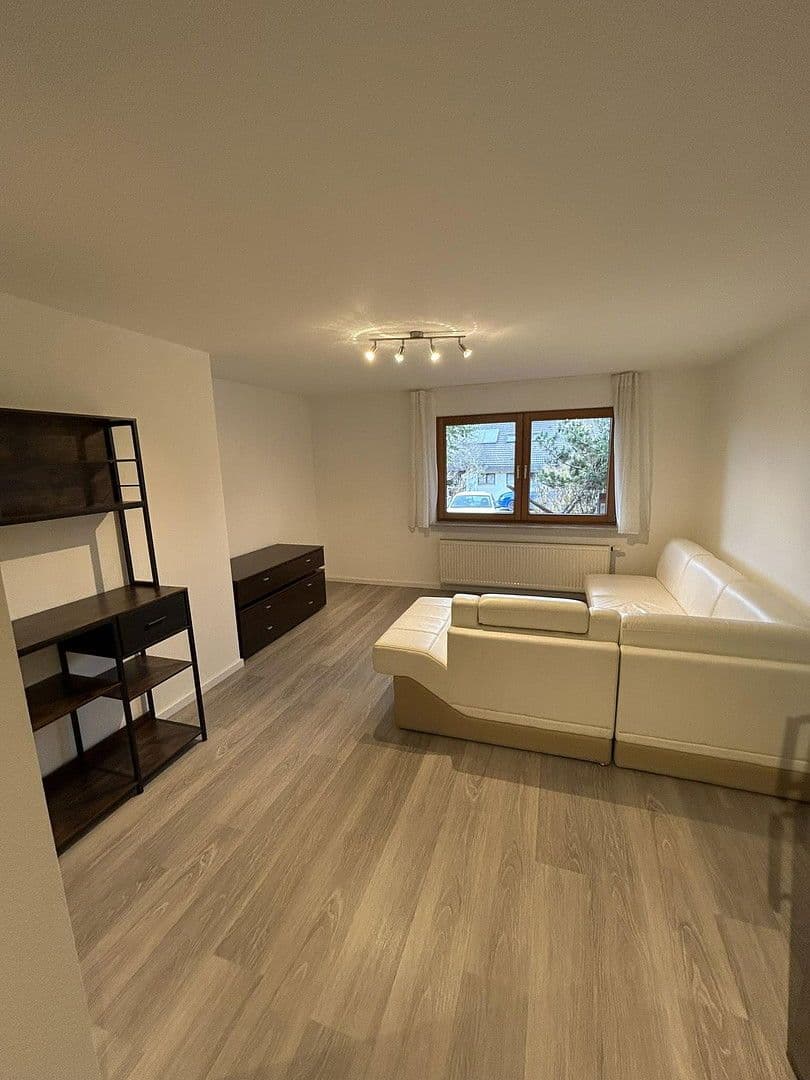 Prenájom bytu 2-izbový 49 m², Dettingen an der Erms, Bádensko-Wurttembersko Prenájom bytu 2-izbový 49 m², Dettingen an der Erms, Bádensko-Wurttembersko