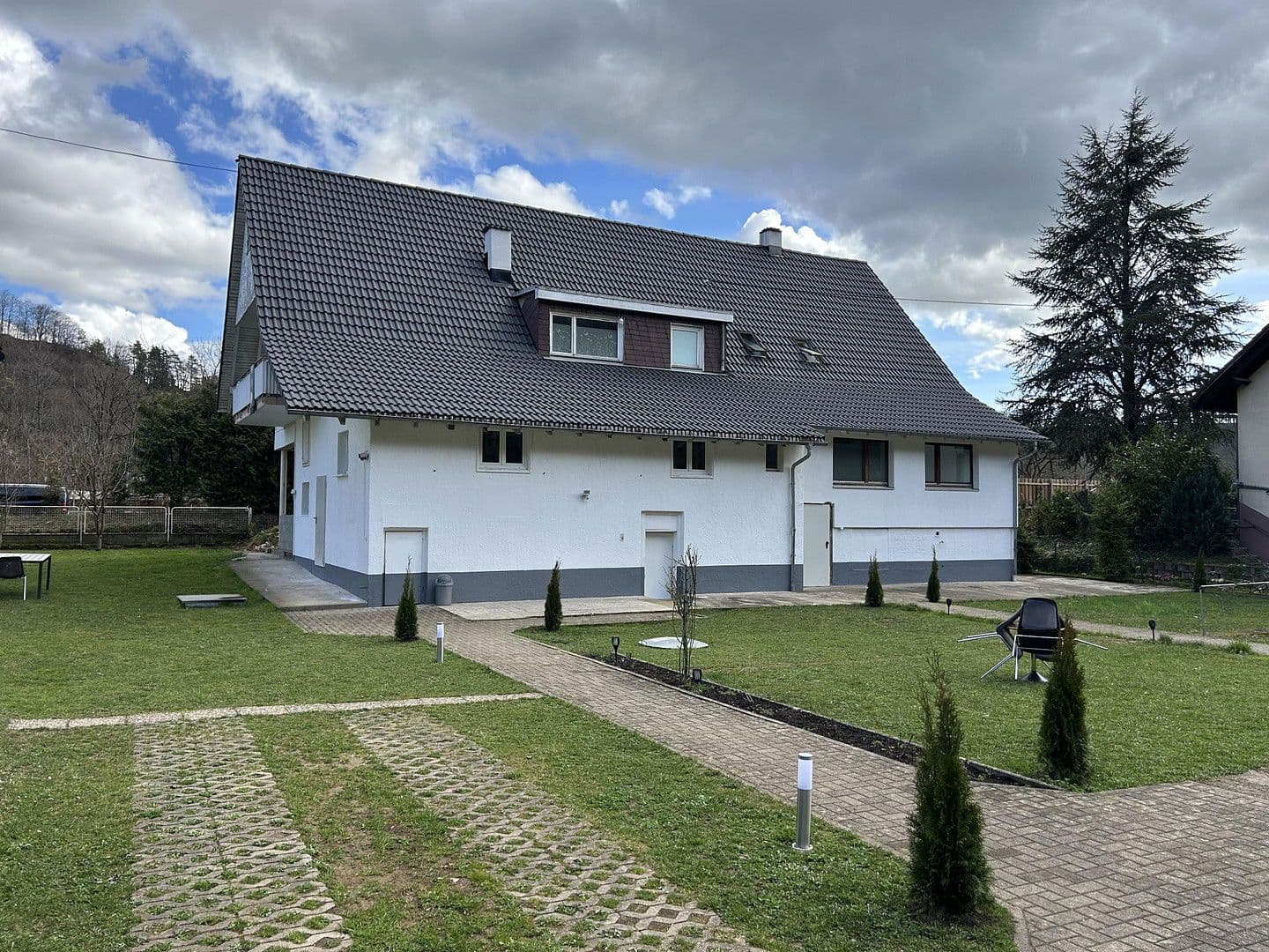 Predaj domu 370 m², pozemek 1.260 m², Stühlingen, Bádensko-Wurttembersko Predaj domu 370 m², pozemek 1.260 m², Stühlingen, Bádensko-Wurttembersko