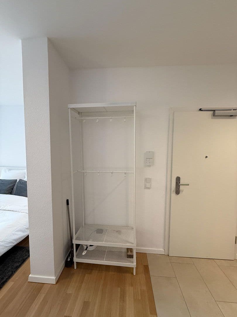 Prenájom bytu 1-izbový 27 m², Triftstr. 51, Frankfurt am Main, Hesensko Prenájom bytu 1-izbový 27 m², Triftstr. 51, Frankfurt am Main, Hesensko